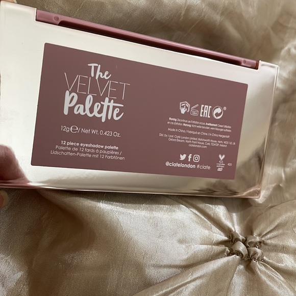 CIATE The Velvet Eye shadow Palette - Picture 5 of 6